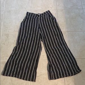 HOLLISTER FLOWY PANTS